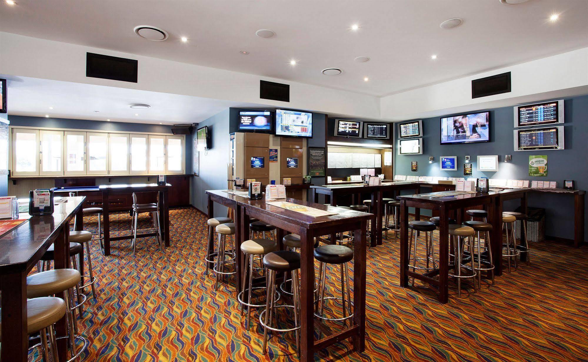 Nightcap At Waterfront Hotel Maroochydore Dış mekan fotoğraf